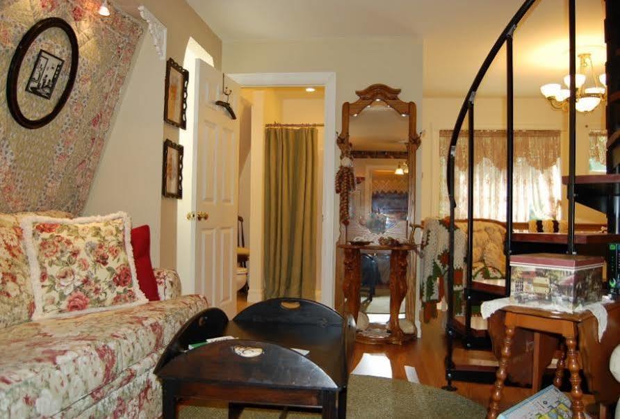 A Walk In The Woods Bed And Breakfast Southold Exterior foto